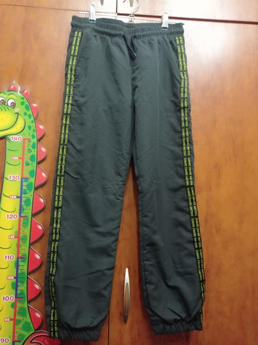Дитячі спортивні штани нові