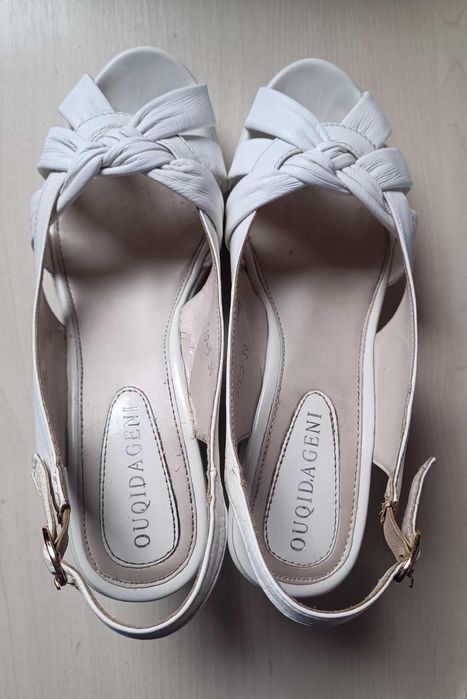 Шкіряні шльопанці, босоніжки "39" р. Ouqidageni