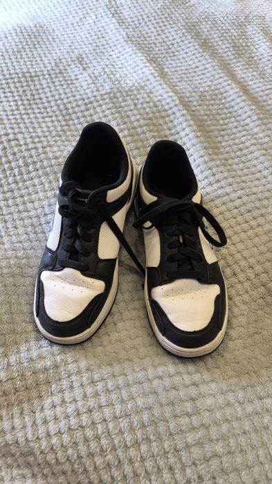 Buty sportowe chłopięce 38 czarno-białe