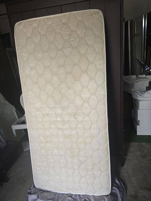 Colchão solteiro ortopédico entrego grátis