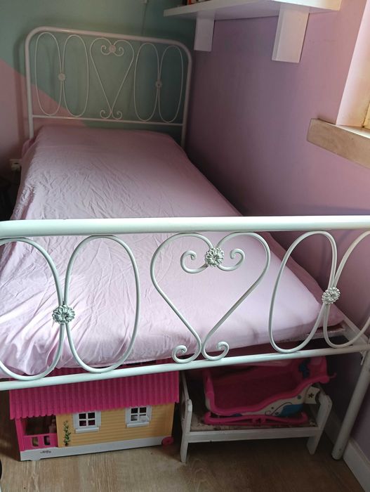 Cama solteiro, estilo alentejano