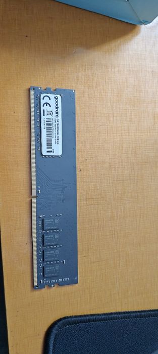 Ddr 4 4 gb. Залишилась після апгрейду ПК.