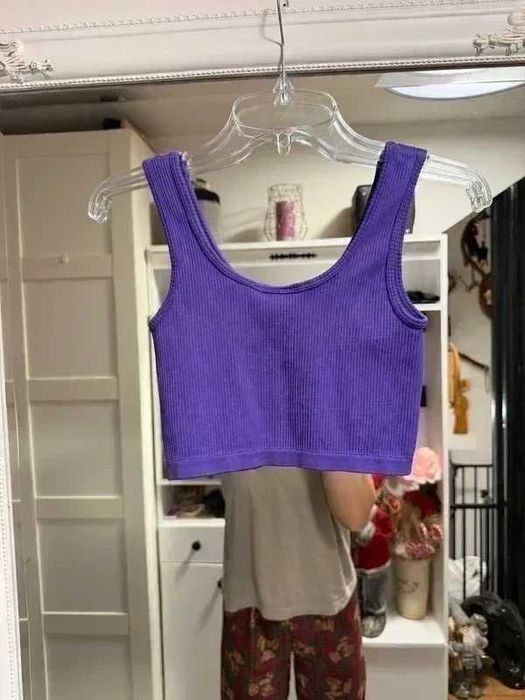 Bluzka fioletowa na szerokich ramiączkach