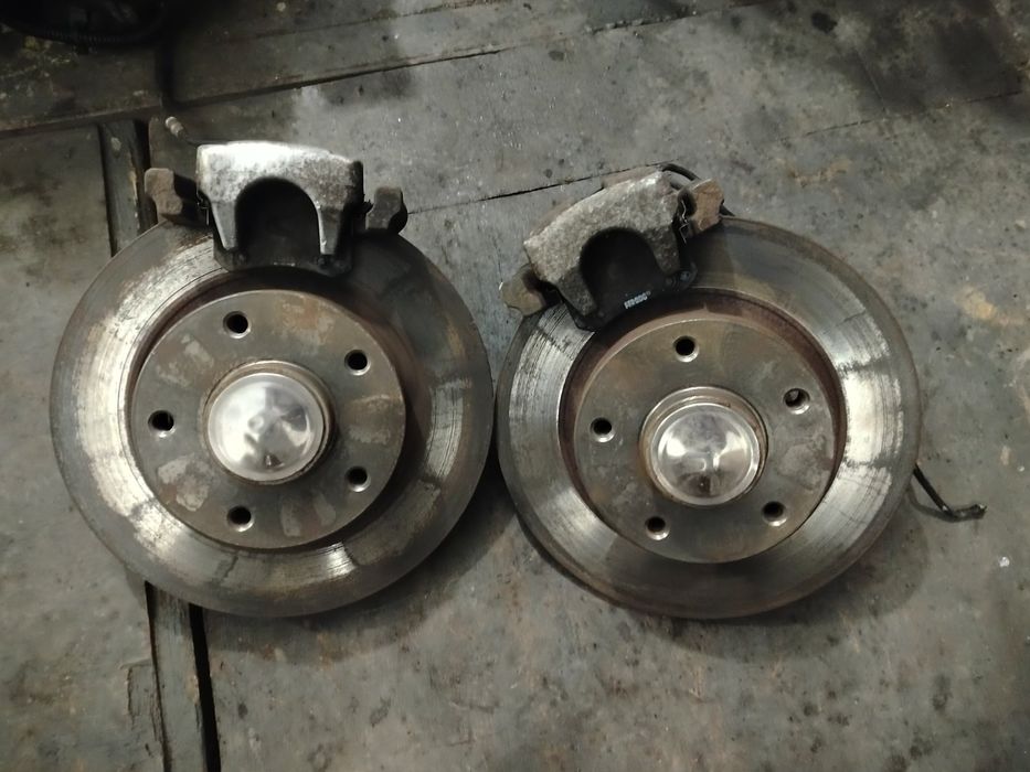 Задні гальмівні диски Меган 3 Сценік 3 в хорошому стані