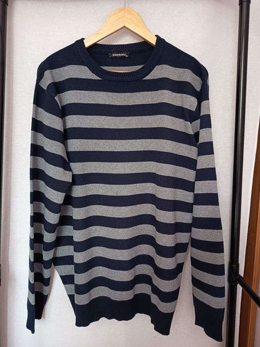 Sweter męski w pasy szaro-granatowy półokrągły dekolt
