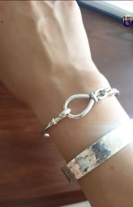 Clips-travöes, pulseiras e 'charms' em prata esterlina