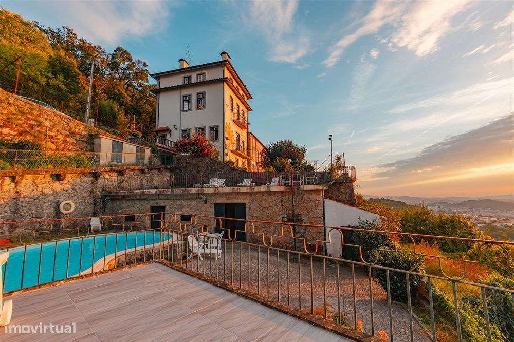 Exclusiva Propriedade Histórica na Encosta do Bom Jesus – Braga