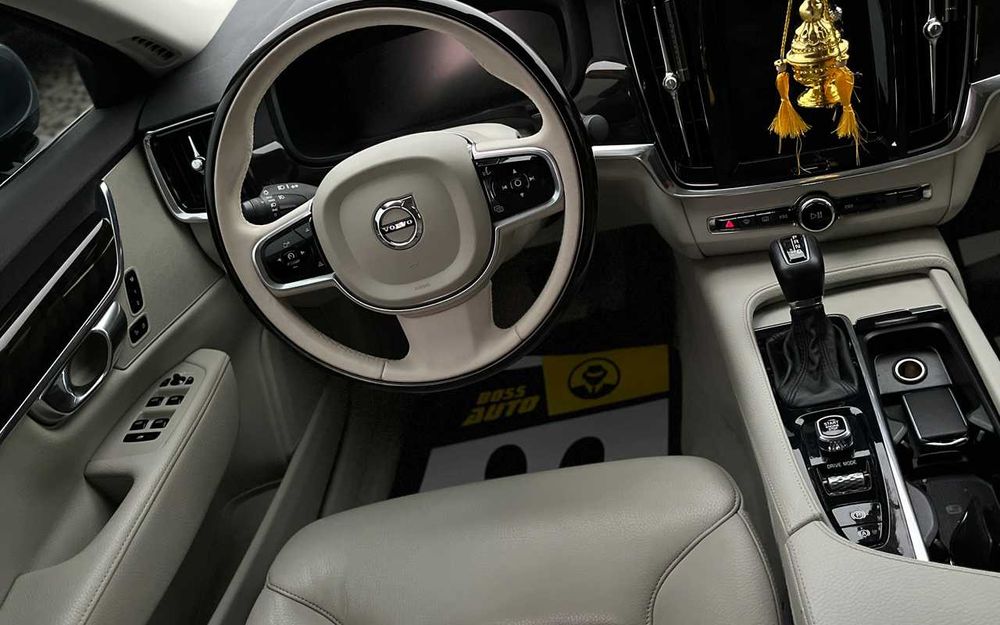 Volvo  S90  2017