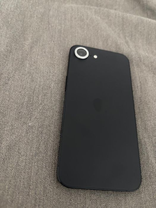 Iphone 16e idealny stan