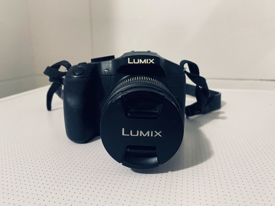 Panasonic Lumix G6 + Lente 14-42mm (Ecrã Rotativo / Wi-Fi)