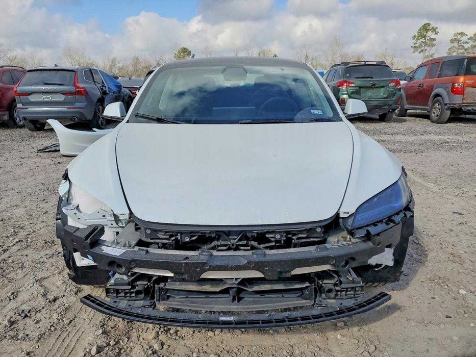 Tesla Model 3 2025
