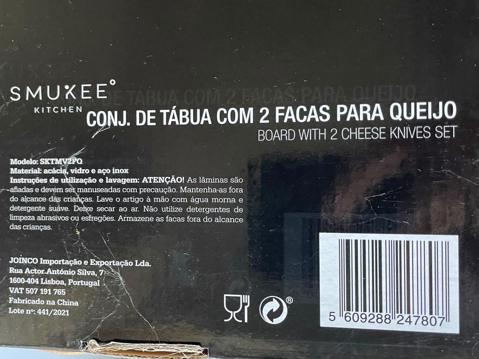 Tábua de queijo com 2 facas64873986329474122