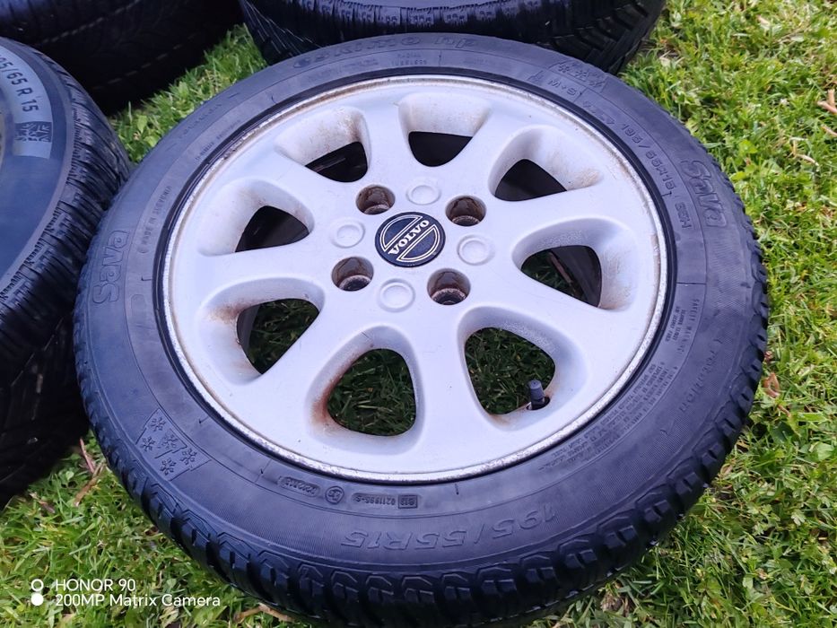 Felgi Volvo V40 R15 z oponami (koła)