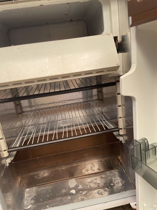 Mini  frigorífico antigo a trabalhar bem