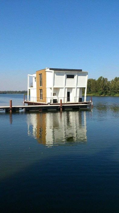 Уникальное предложение: Двухэтажный Дом-Дача на воде в Днепре!
