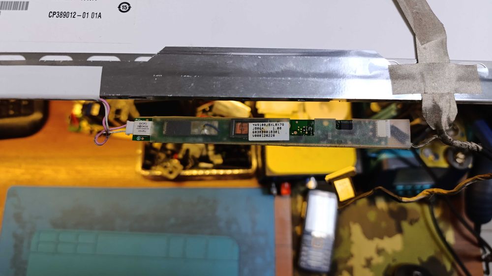 Матриця  з інвертором B154EW08