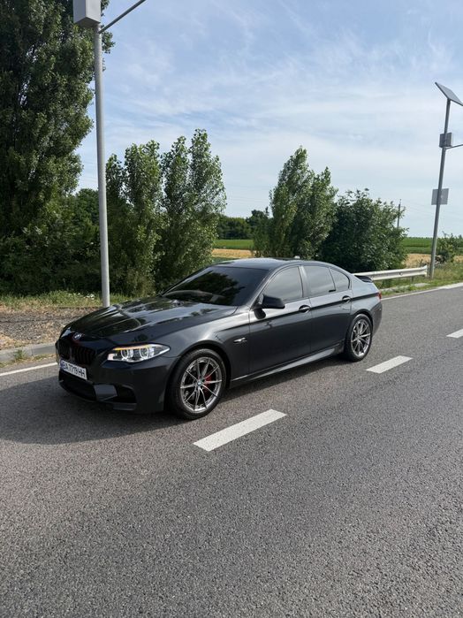 Автомобіль BMW F10