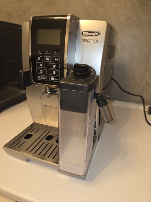 Кавомашинка Delonghi dinamica exam 352.55.sb
