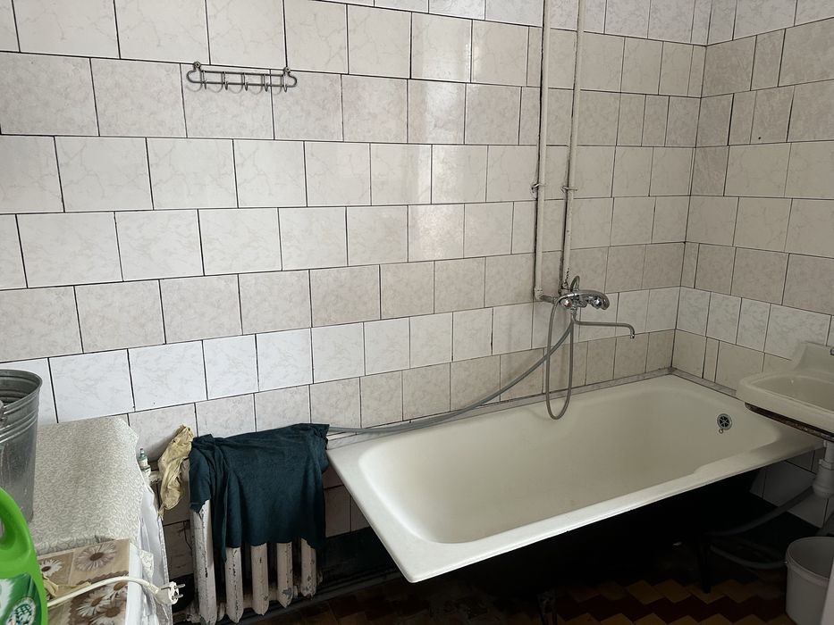 Продаж 2 кімнати гуртожиток Нивки Кирпоноса Петріва Шевченківський