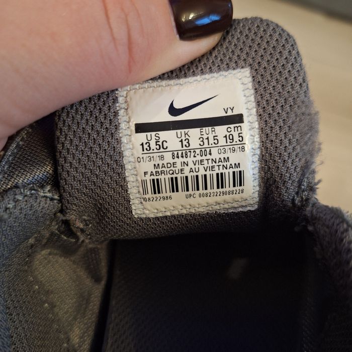Szare adidasy Nike rozm. 31,5; rzep