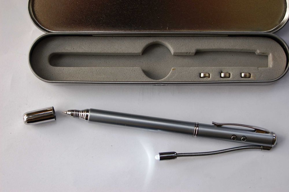 Caneta íman, leiser, chaves estela e fenda, luz infra ver. e escuro