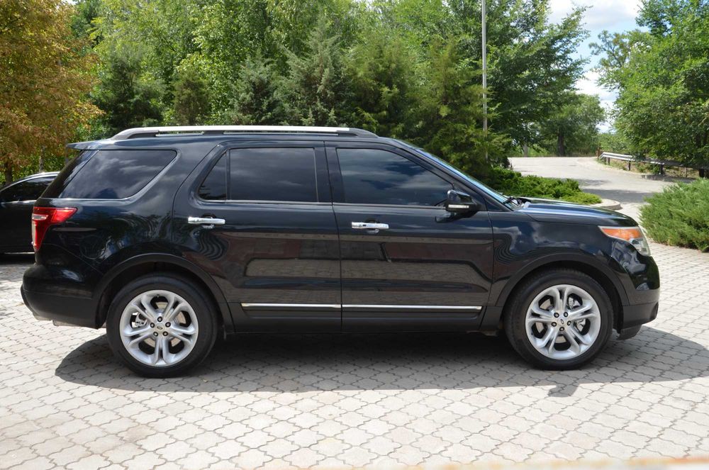 Продам FORD EXPLORER 2013 года выпуска