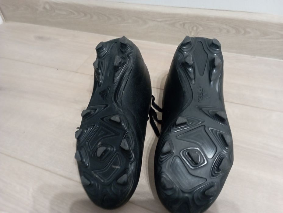 Buty piłkarskie adidas Predator