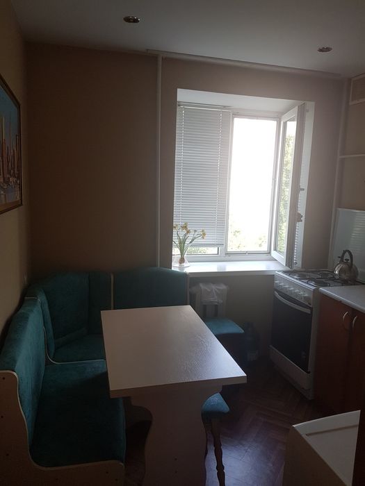 Сдам посуточно 2комн в центре.