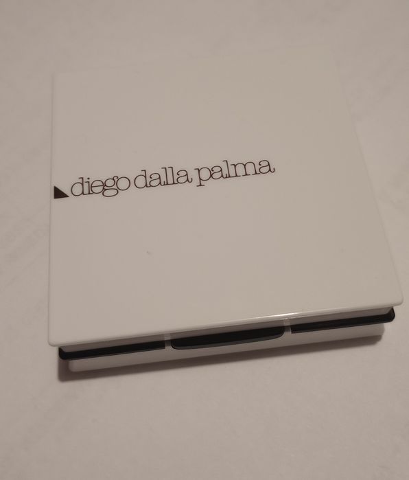 Cień do powiek Diego Dalla Palma matowy czarny