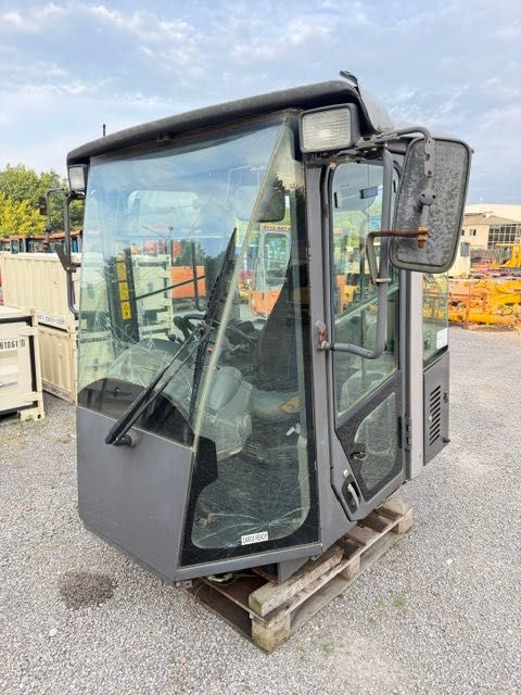 HITACHI ZW 150 KABIN używana kompletna do ładowarki kołowej