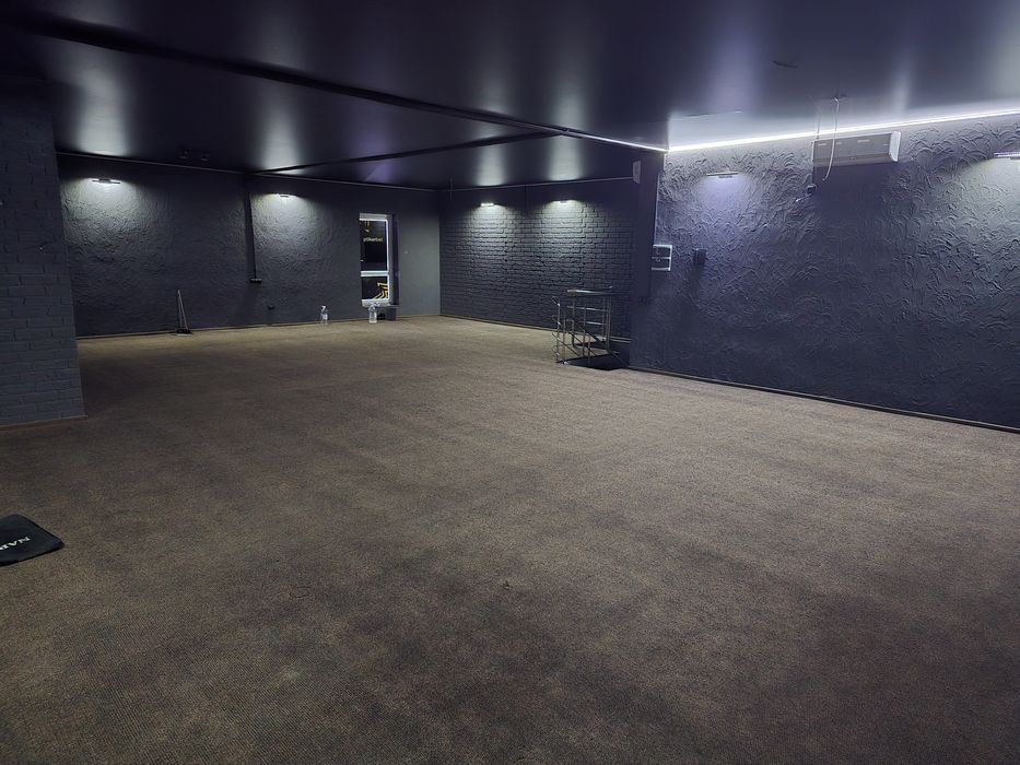 Здається в оренду приміщення 200м.кв.