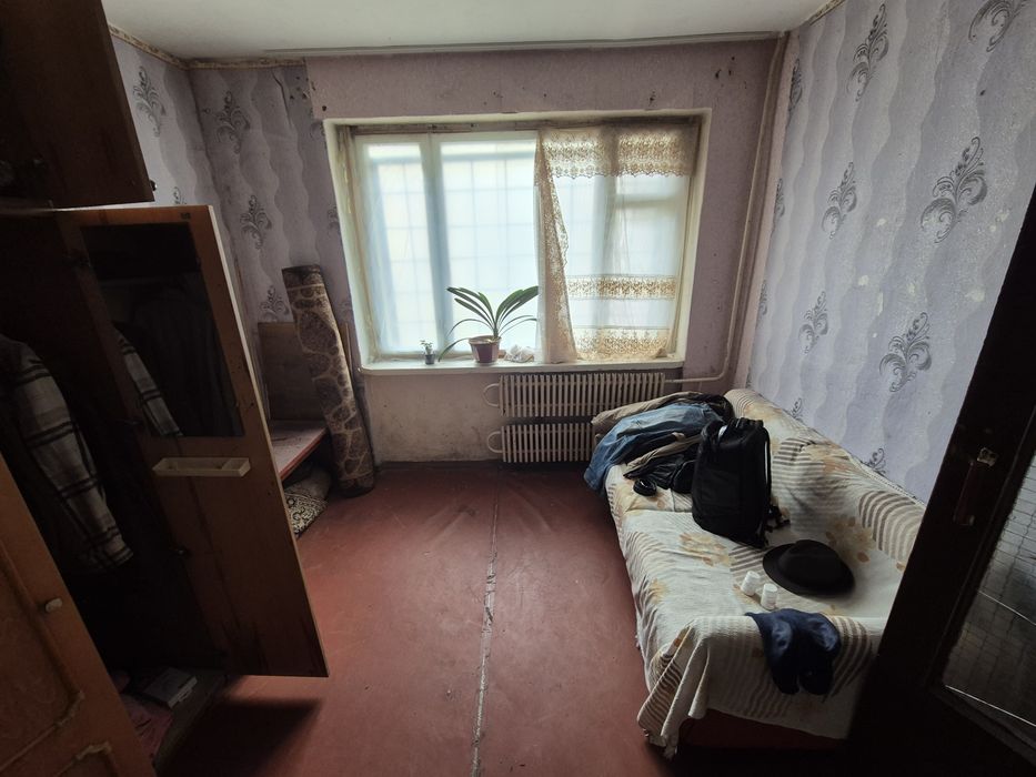 Продам невелику 1-кімнатну Конько 31