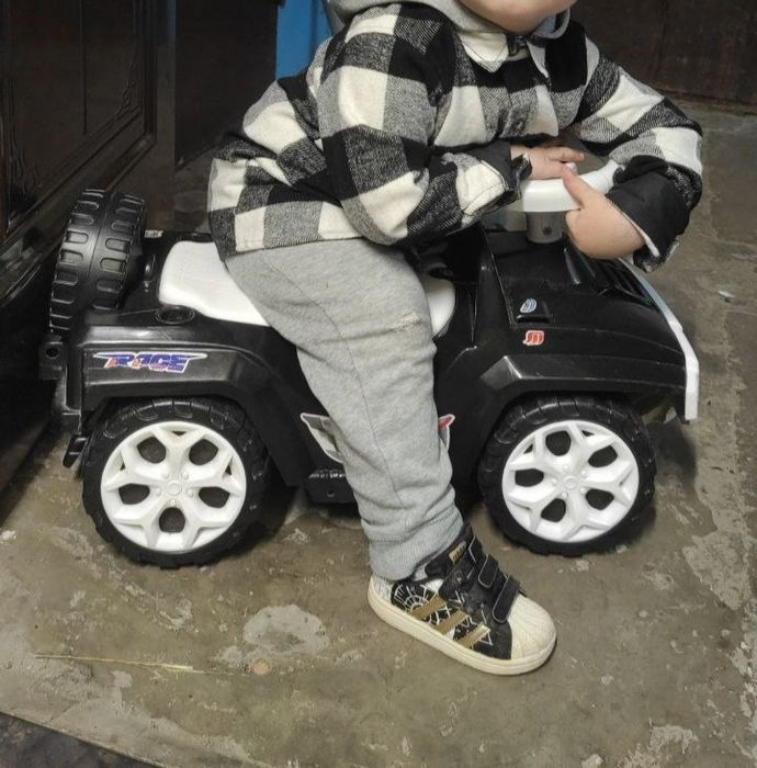 Толокар машинка детская