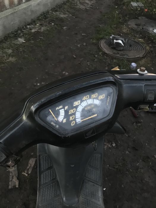 Хонда діо 18 на повному ходу