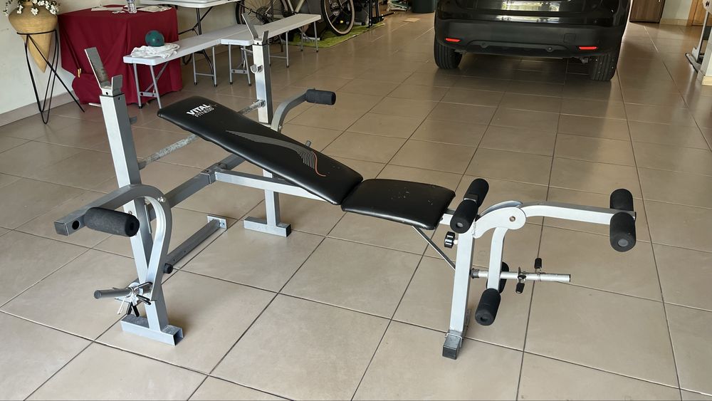 Banco de Musculação Multifunções Vital Fitness c/ Peck Deck e Pernas