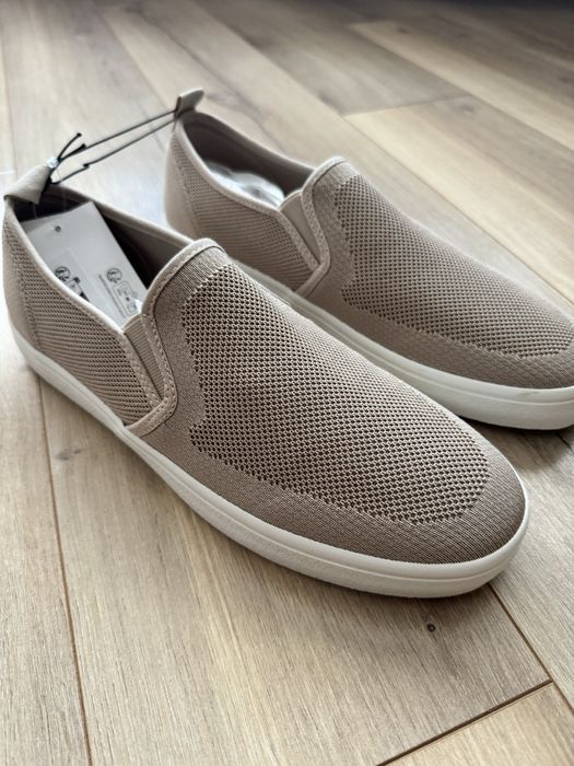 Взуття чоловіче H&M