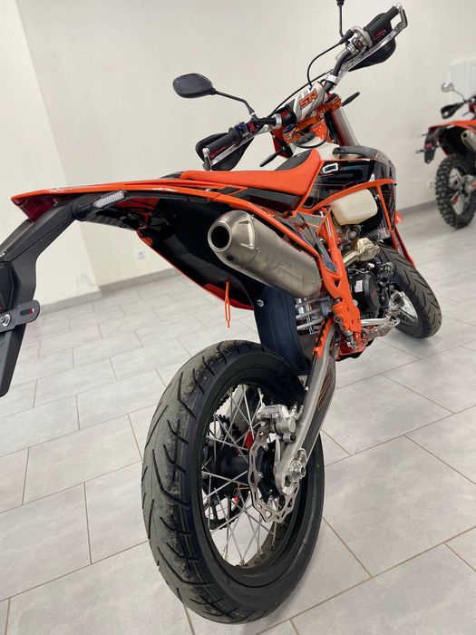 Акція на Мотоцикл STM (STN) V8 Motard в наявності АРТМОТО Хмельницький
