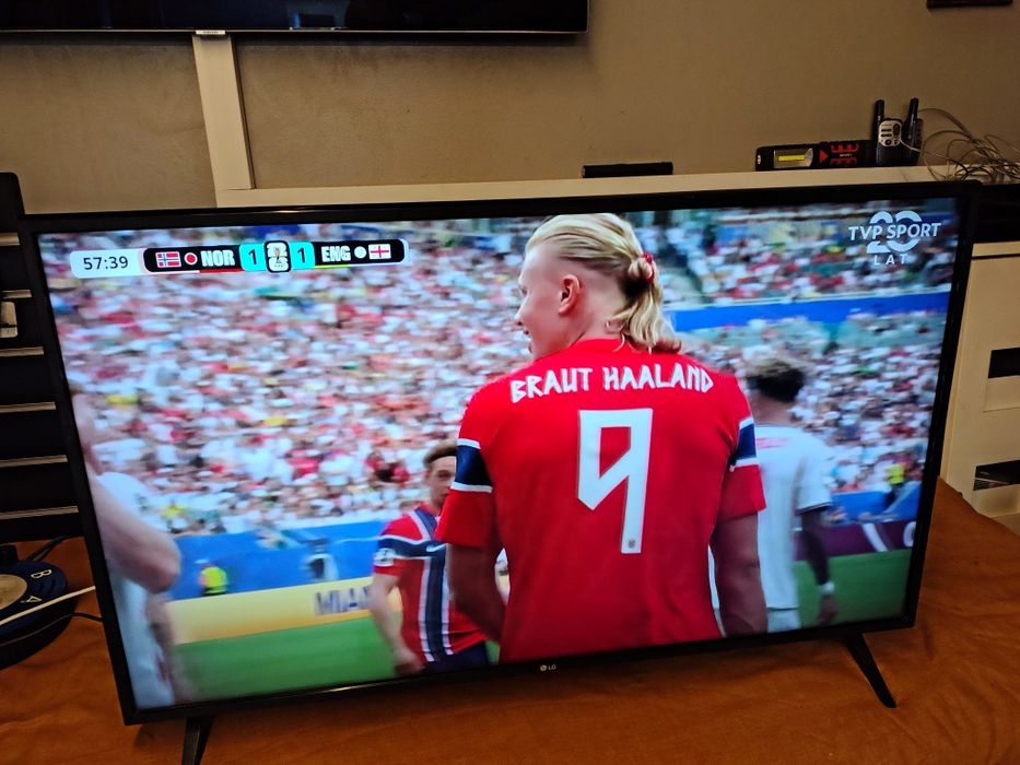 LG 43" 4K  LED Smart TV Netflix YouTube DVB-T