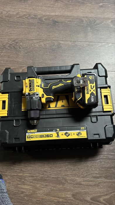 Nowa wiertarka dewalt dcd799m1t