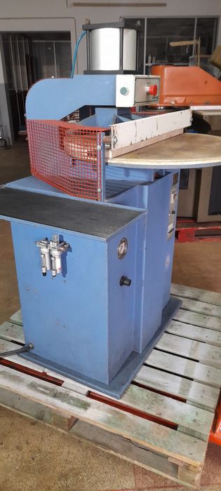 Máquina de entretelar