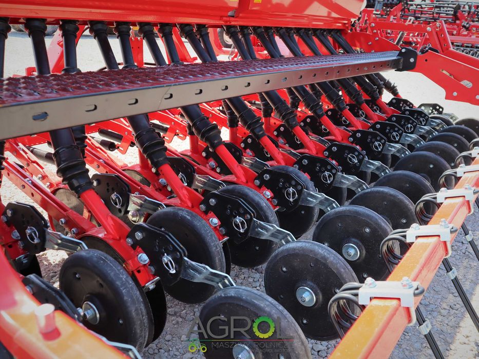 Siewnik zbożowy dwutalerzowy nawozowy ścieżki Ozdoken Pertum S300 F300