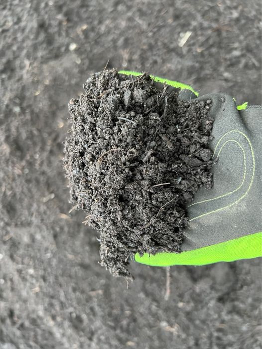 Ziemia ogrodowa pod trawnik