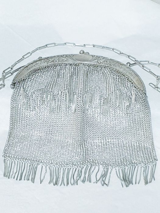 Lindissima antiga mala Arte Nova em malha marcada URALPACCA