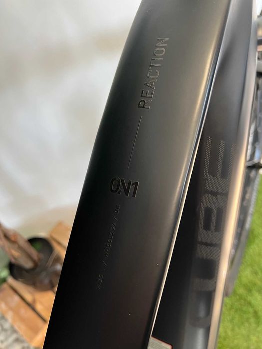 Rower elektryczny CUBE REACTION HYBRID ONE 800 rozmiar L