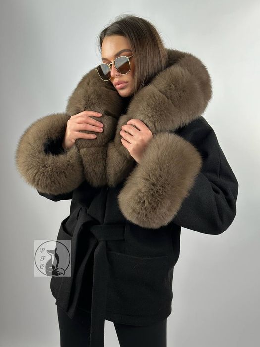 Пальто пончо черное с натуральным мехом финского песца. Размеры 42 -54