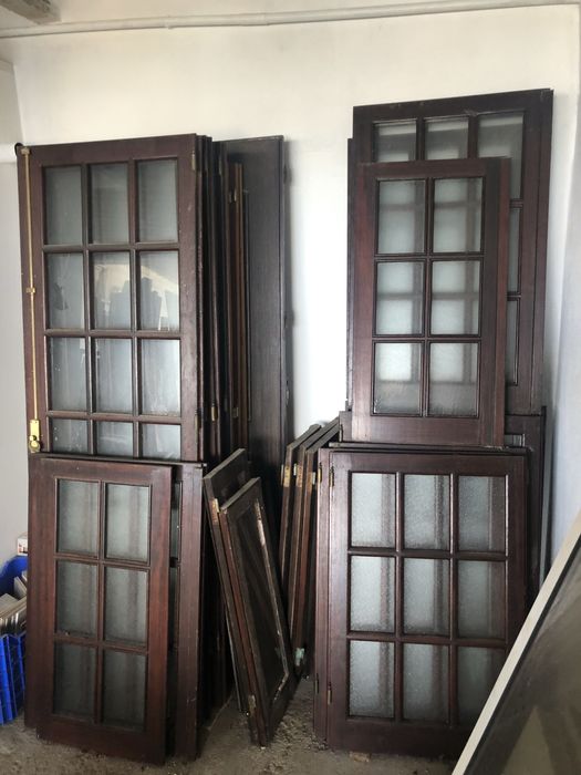 Janelas rusticas de madeira