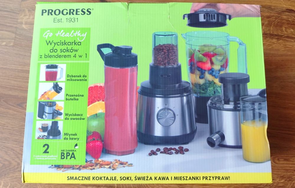 Wyciskarka do soków z blenderem.