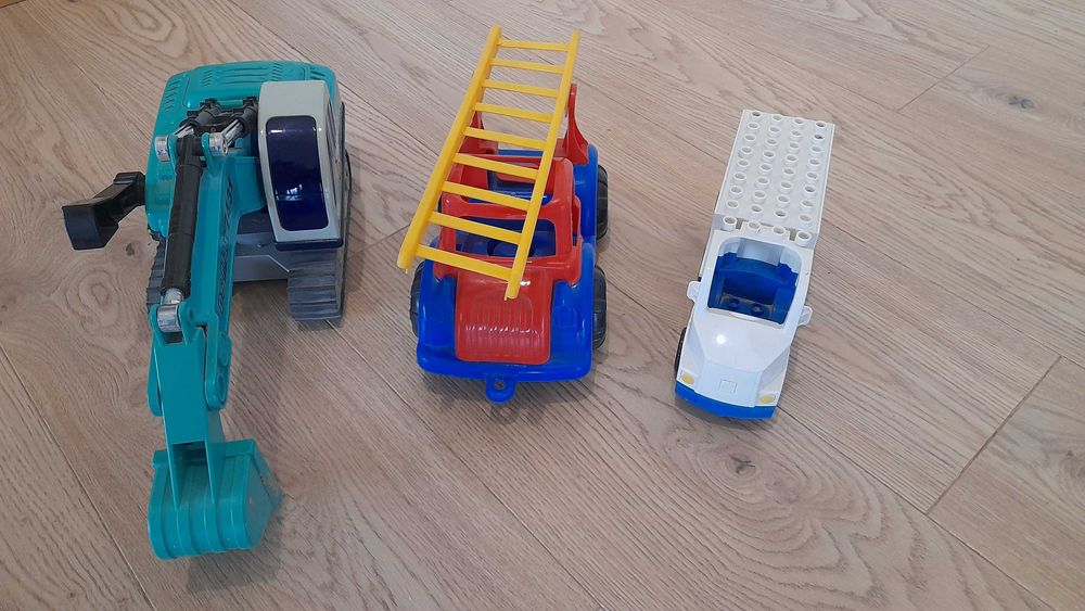 Zabawki auta do piaskownicy