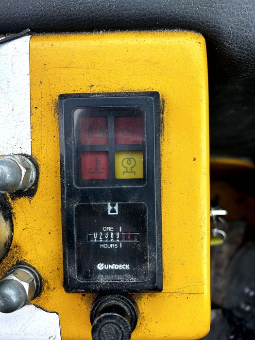 Miniładowarka KNIKMOPS KM 250 Bobcat, do brukarstwa, ogrodu