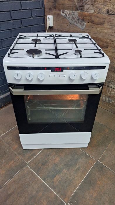 Комбінована плита / газова плита з електричною духовкою. Склад-магазин